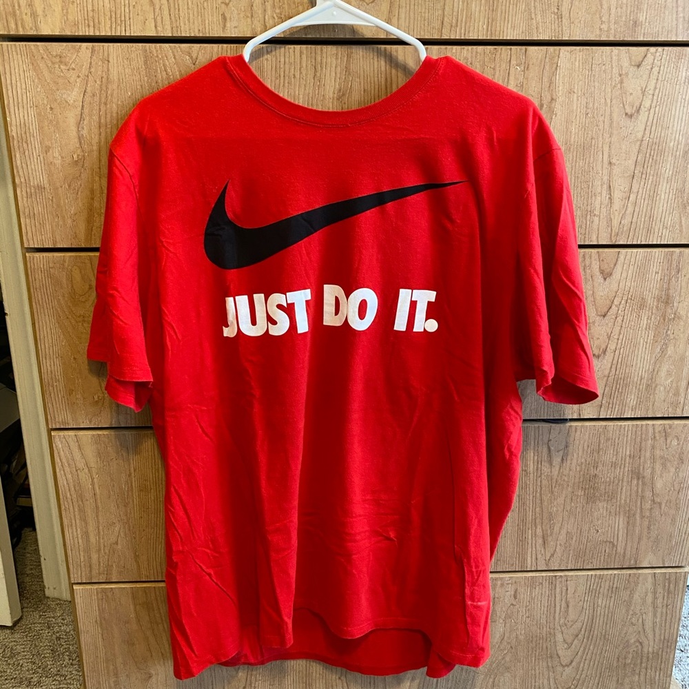 red nike tee